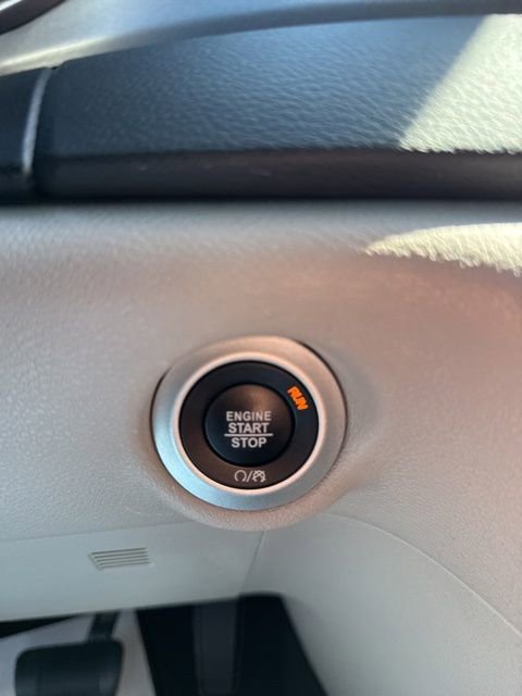 Used 2023 Chrysler Pacifica Touring-L FWD image 23