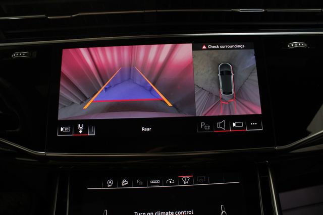 Used 2024 Audi Q8 Prestige w/ Prestige Package image 4