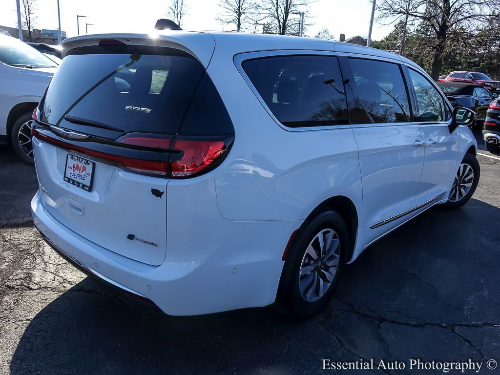 Used 2023 Chrysler Pacifica Limited FWD image 12