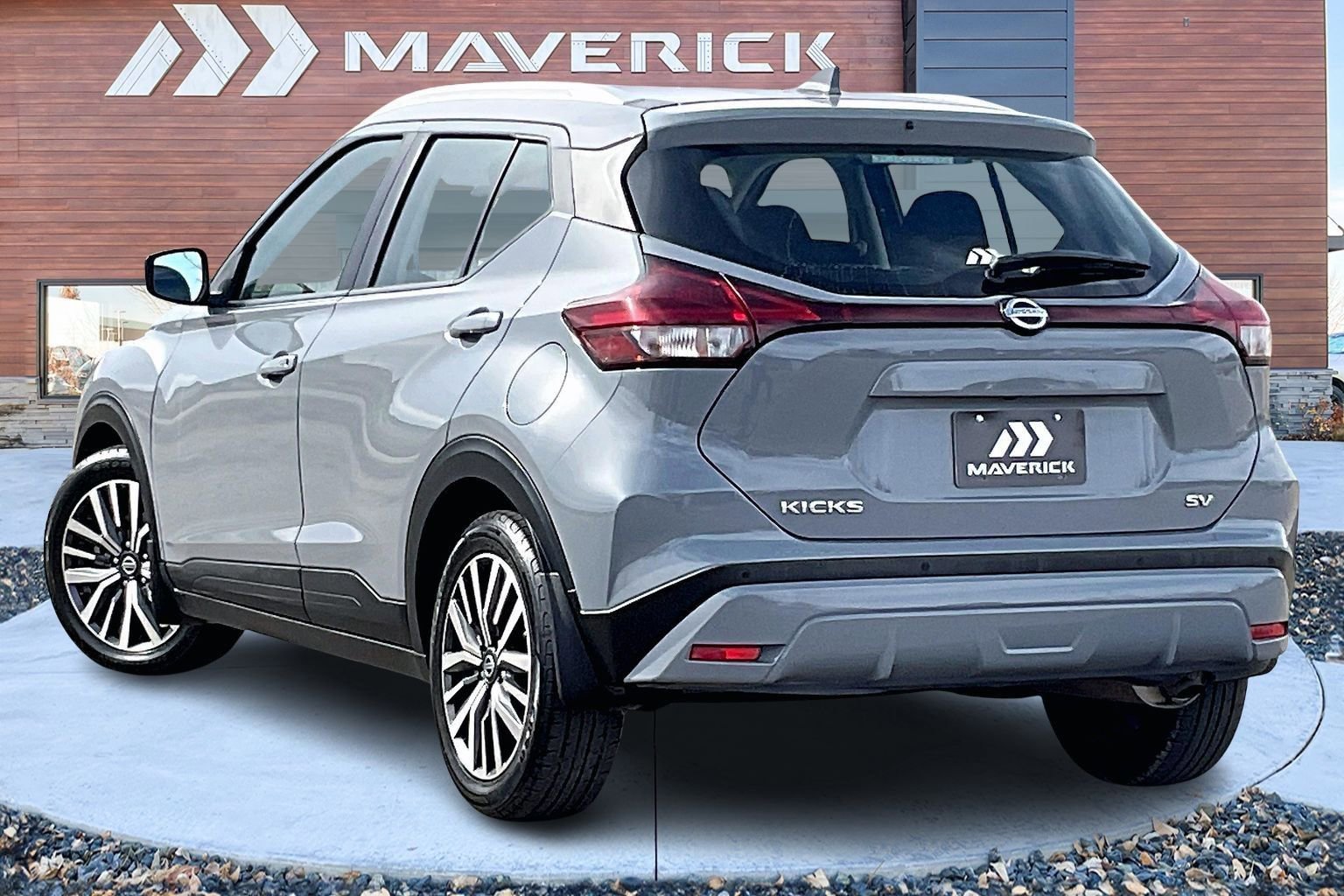 Used 2021 Nissan Kicks SV image 4