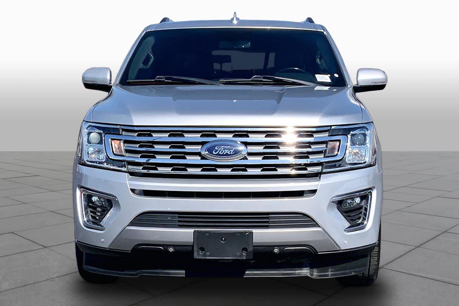 Used 2018 Ford Expedition Max Limited RWD image 3