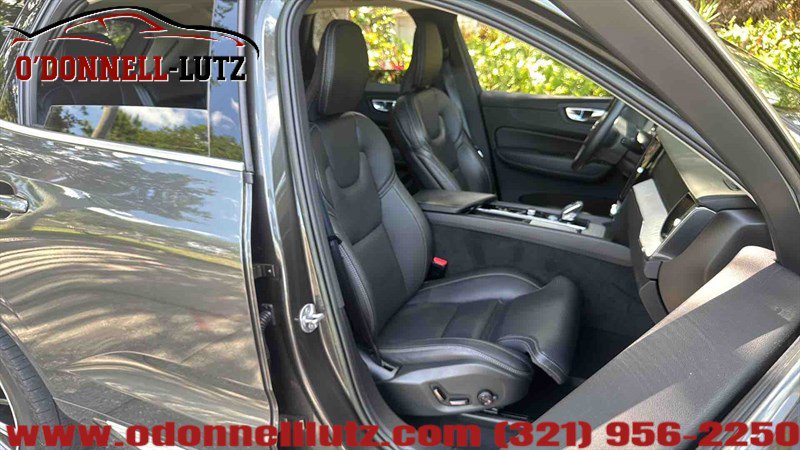 Used 2022 Volvo XC60 B6 Inscription w/ Advanced Package AWD/4WD image 13