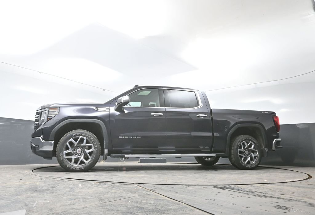 Used 2023 GMC Sierra 1500 SLT w/ SLT Premium Package image 29