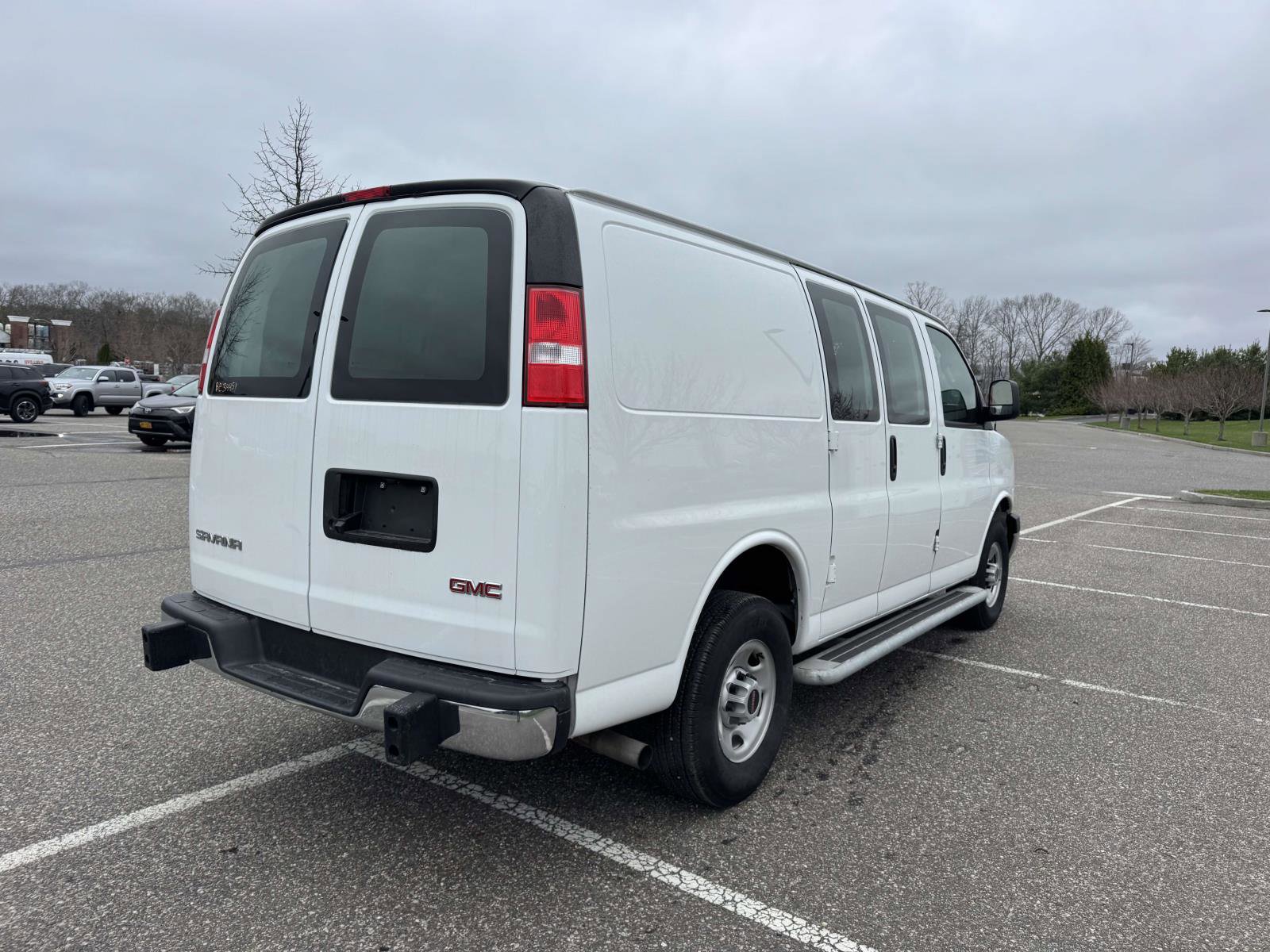 Used 2024 GMC Savana 2500 w/ Driver Convenience Package image 6