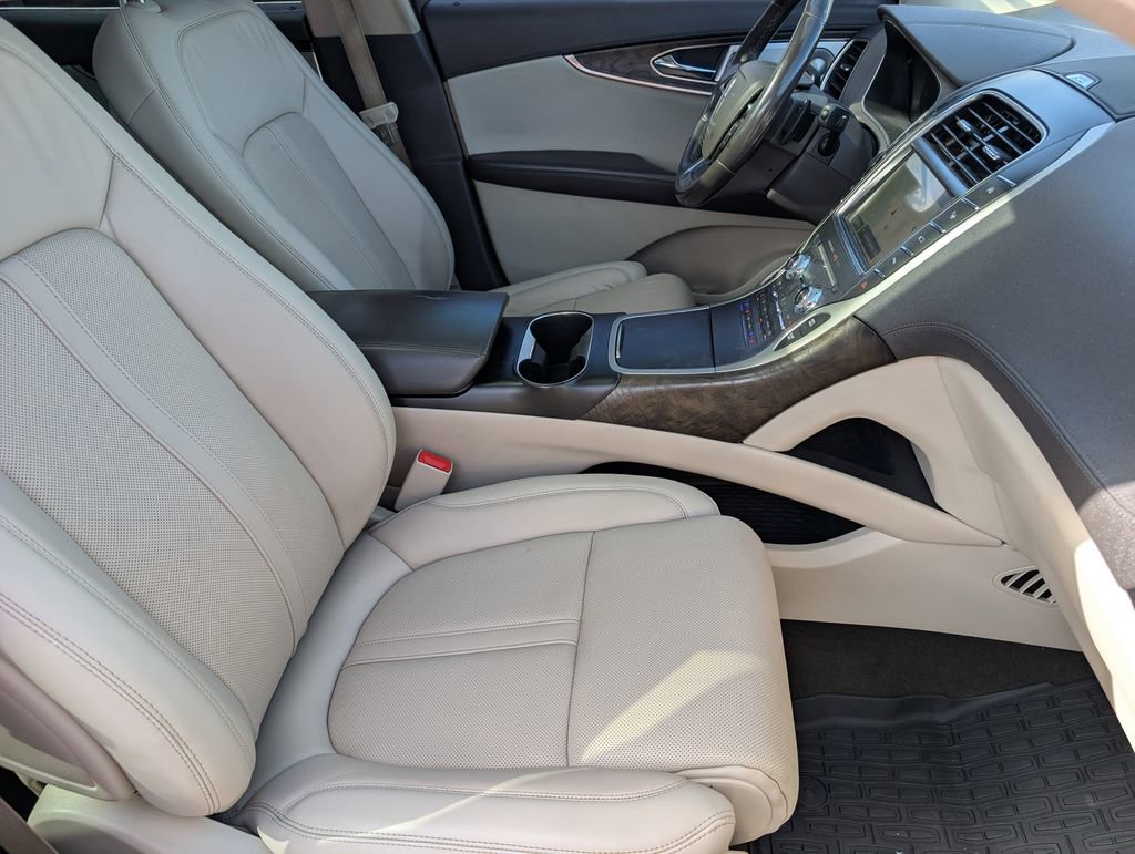 Used 2020 Lincoln Nautilus Reserve w/ Equipment Group 202A image 13