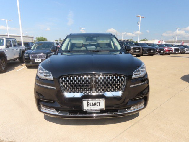 Certified 2023 Lincoln Aviator Black Label w/ Class IV Trailer Tow Package AWD/4WD image 4