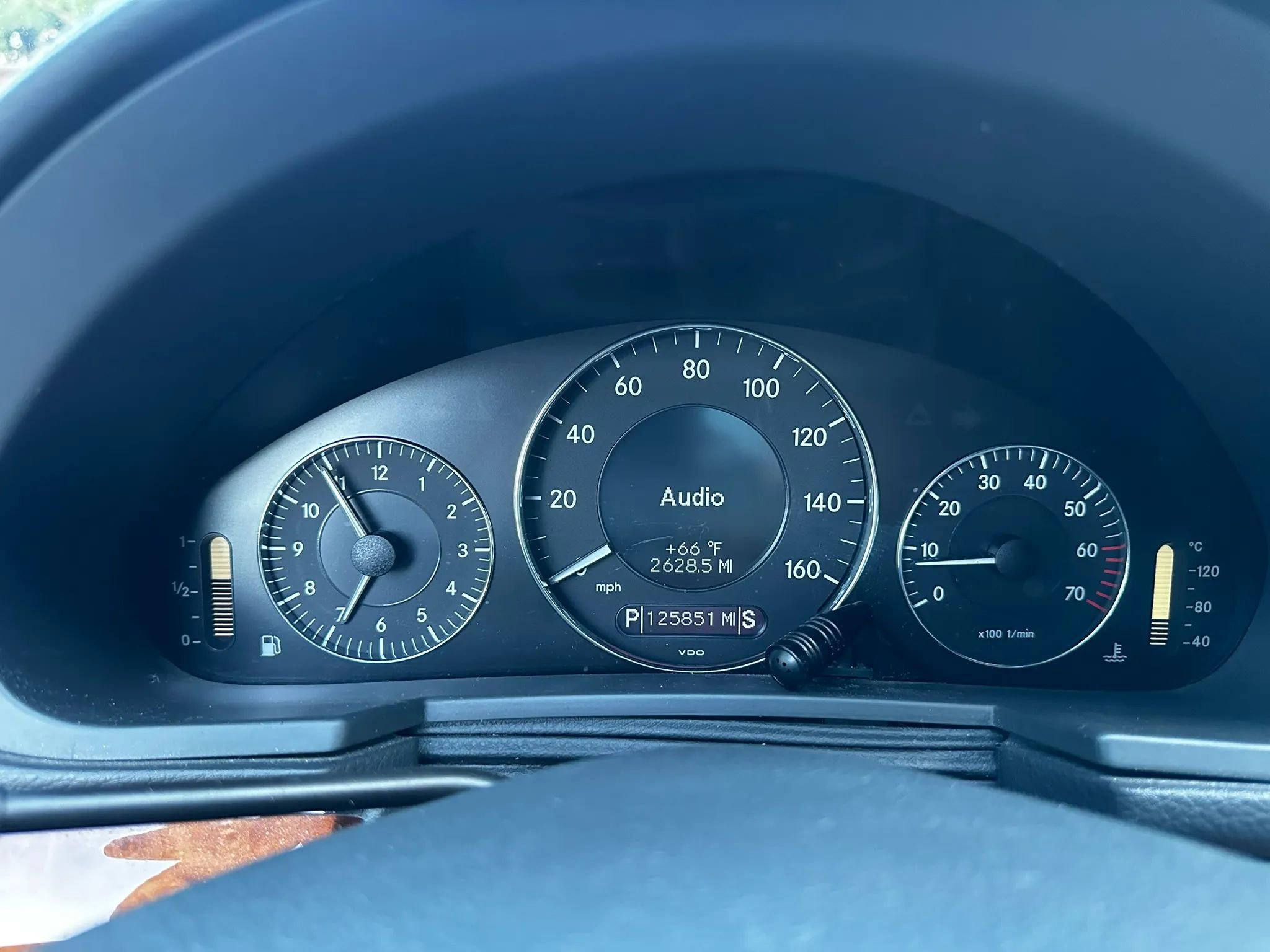 Used 2005 Mercedes-Benz E 320 Sedan image 40