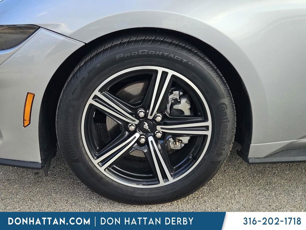 Used 2025 Ford Mustang Premium RWD image 6