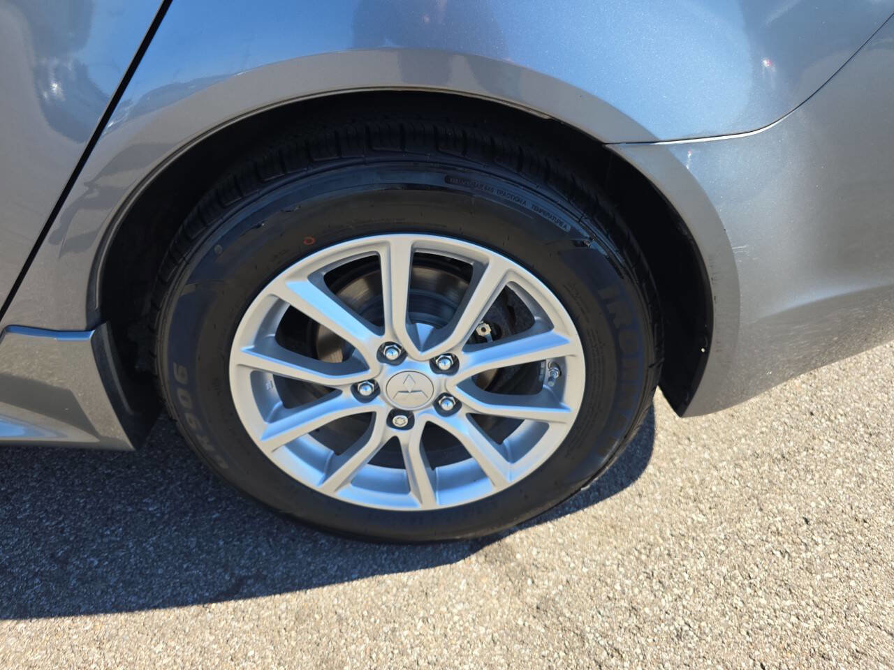 Used 2016 Mitsubishi Lancer ES image 23