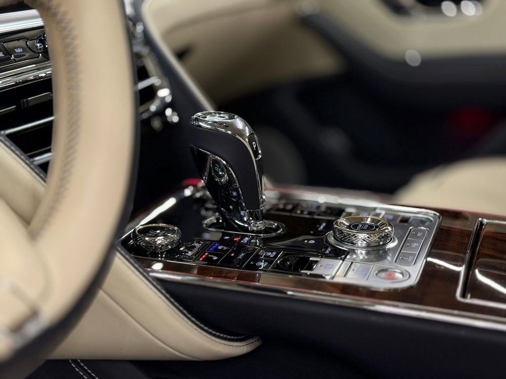 Used 2022 Bentley Flying Spur Plug-In Hybrid image 80