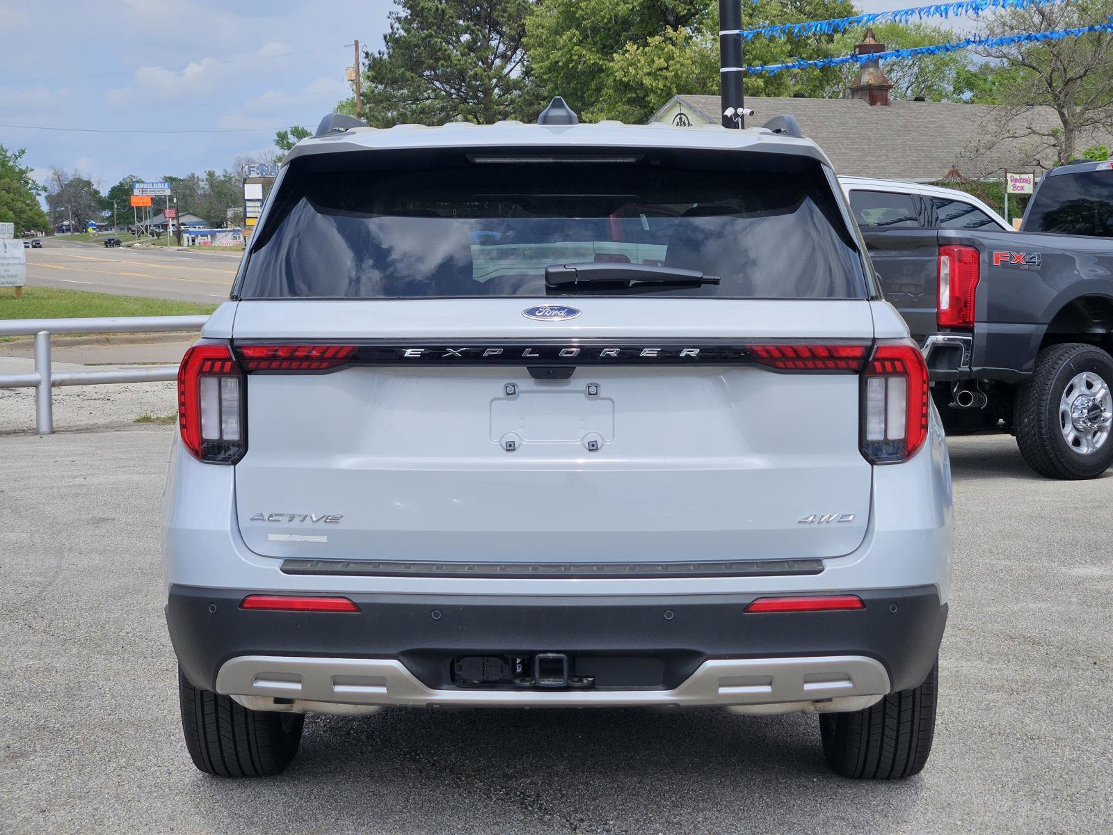 New 2026 Ford Explorer Active w/ Active Comfort Package image 5