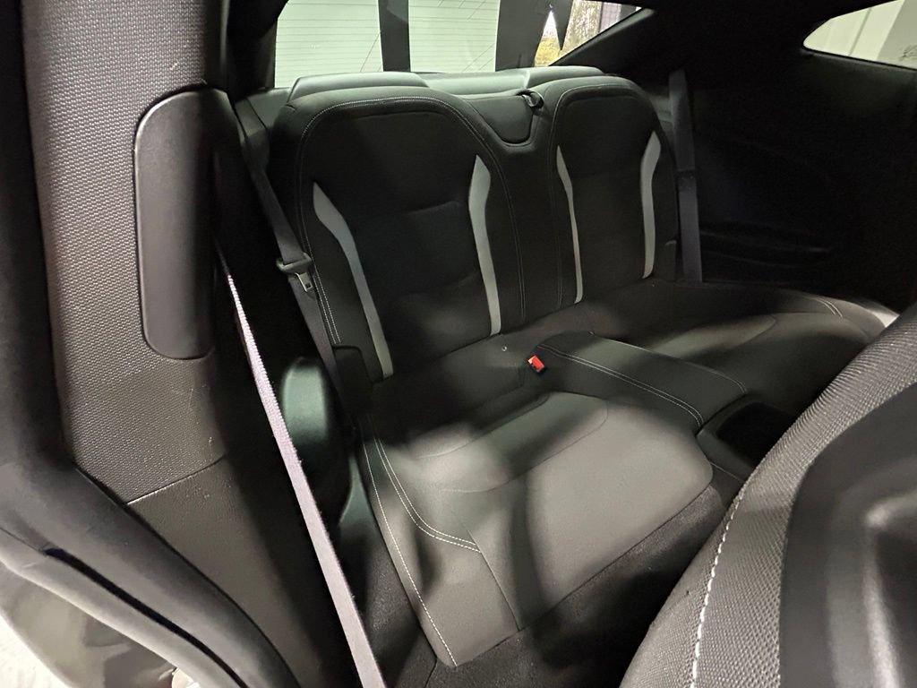 Used 2016 Chevrolet Camaro SS RWD image 5
