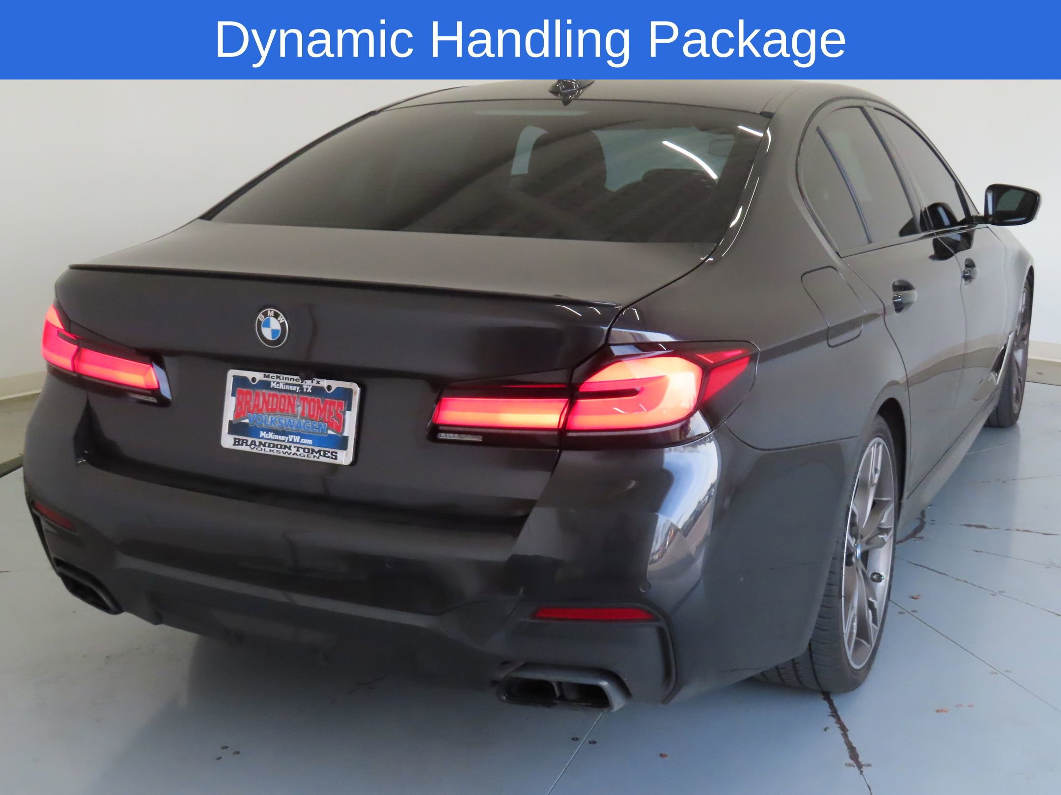 Used 2023 BMW M550i xDrive w/ Dynamic Handling Package image 4