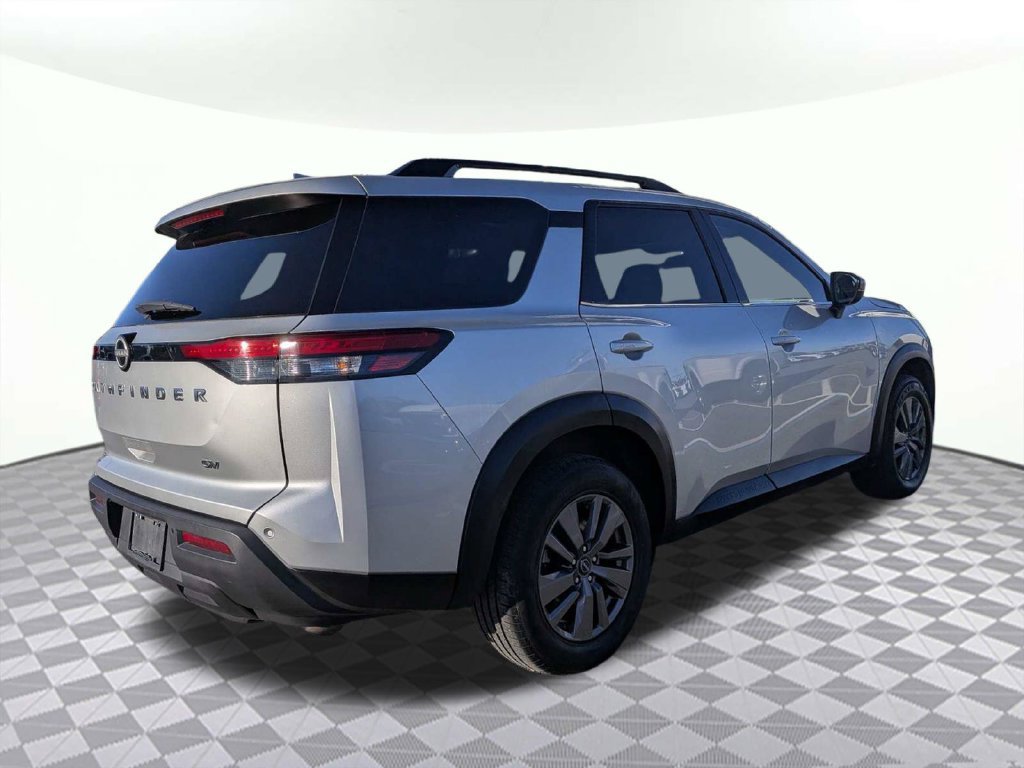 Used 2024 Nissan Pathfinder SV FWD image 3