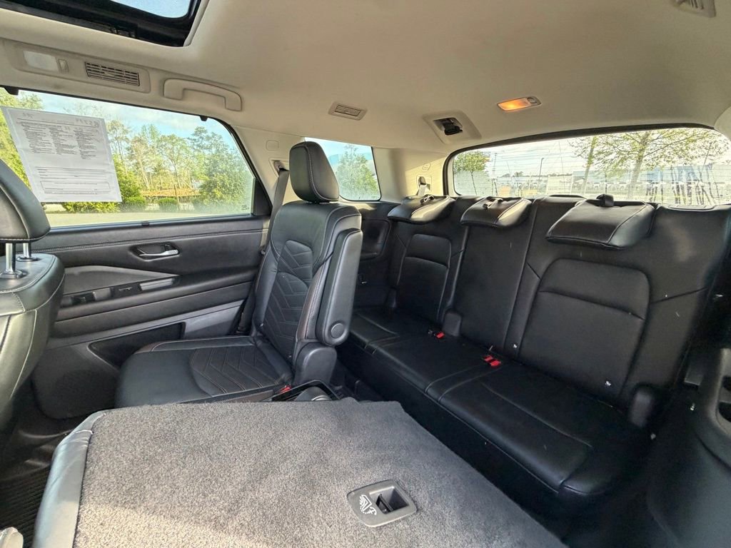 Certified 2022 Nissan Pathfinder Platinum w/ Cargo Package image 28