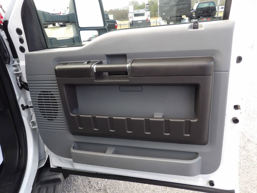 Used 2012 Ford F550 2WD Regular Cab Super Duty w/ Payload Upgrade Pkg image 26
