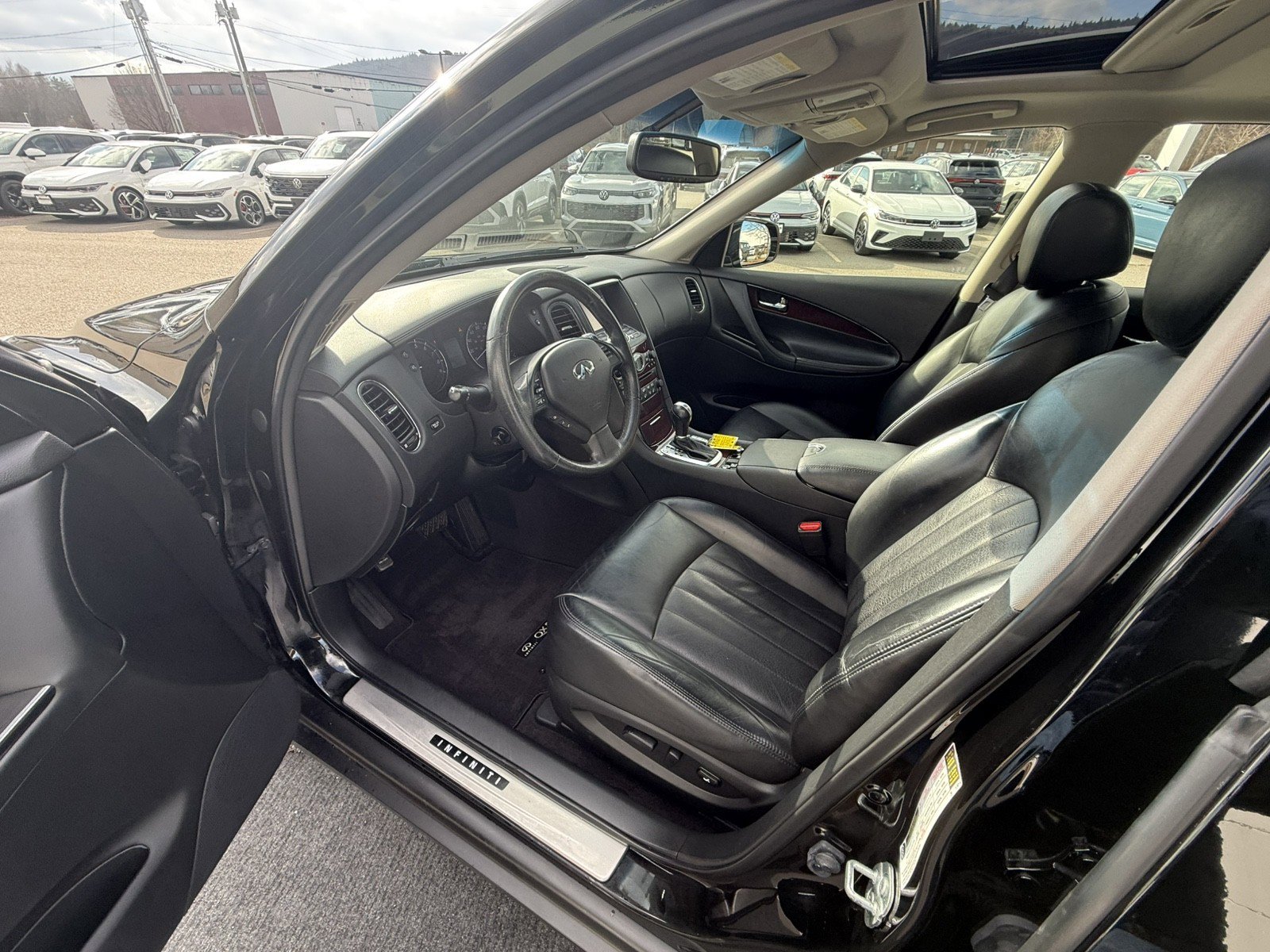 Used 2017 INFINITI QX50 AWD w/ Deluxe Touring Package image 10