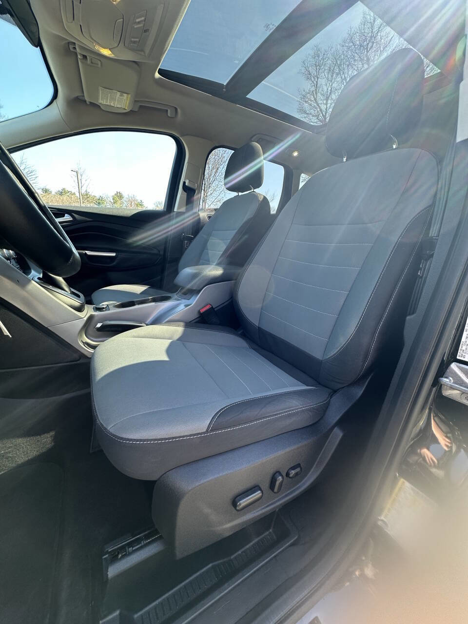 Used 2016 Ford Escape SE w/ SE Cold Weather Package image 19