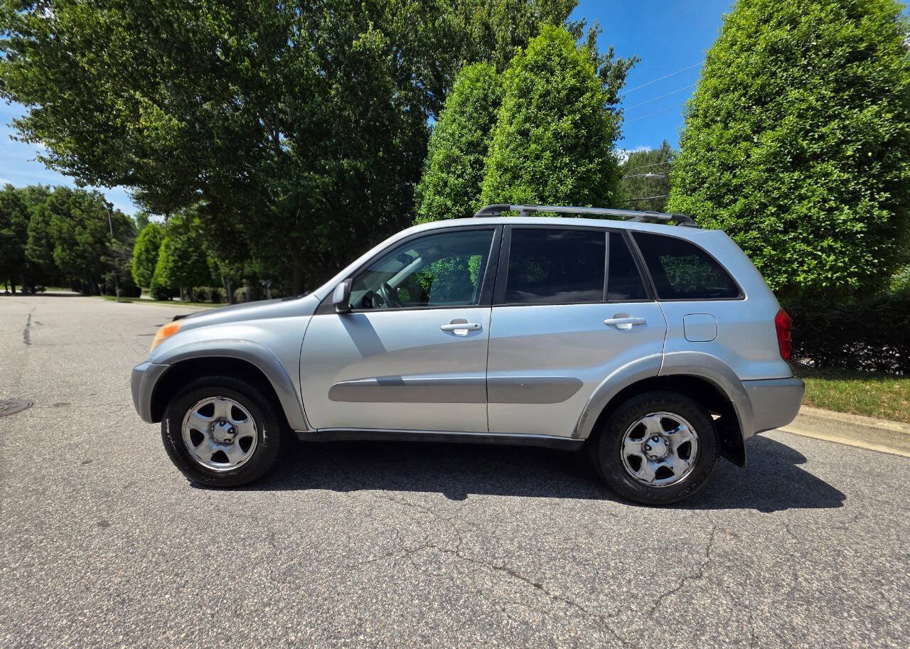 Used 2005 Toyota RAV4 4WD image 2