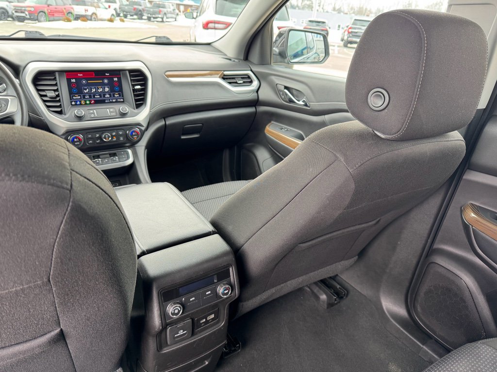 Used 2023 GMC Acadia SLE w/ Driver Convenience Package FWD image 34
