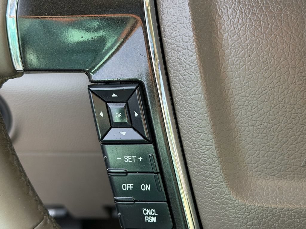 Used 2017 Lincoln Navigator Select RWD image 24