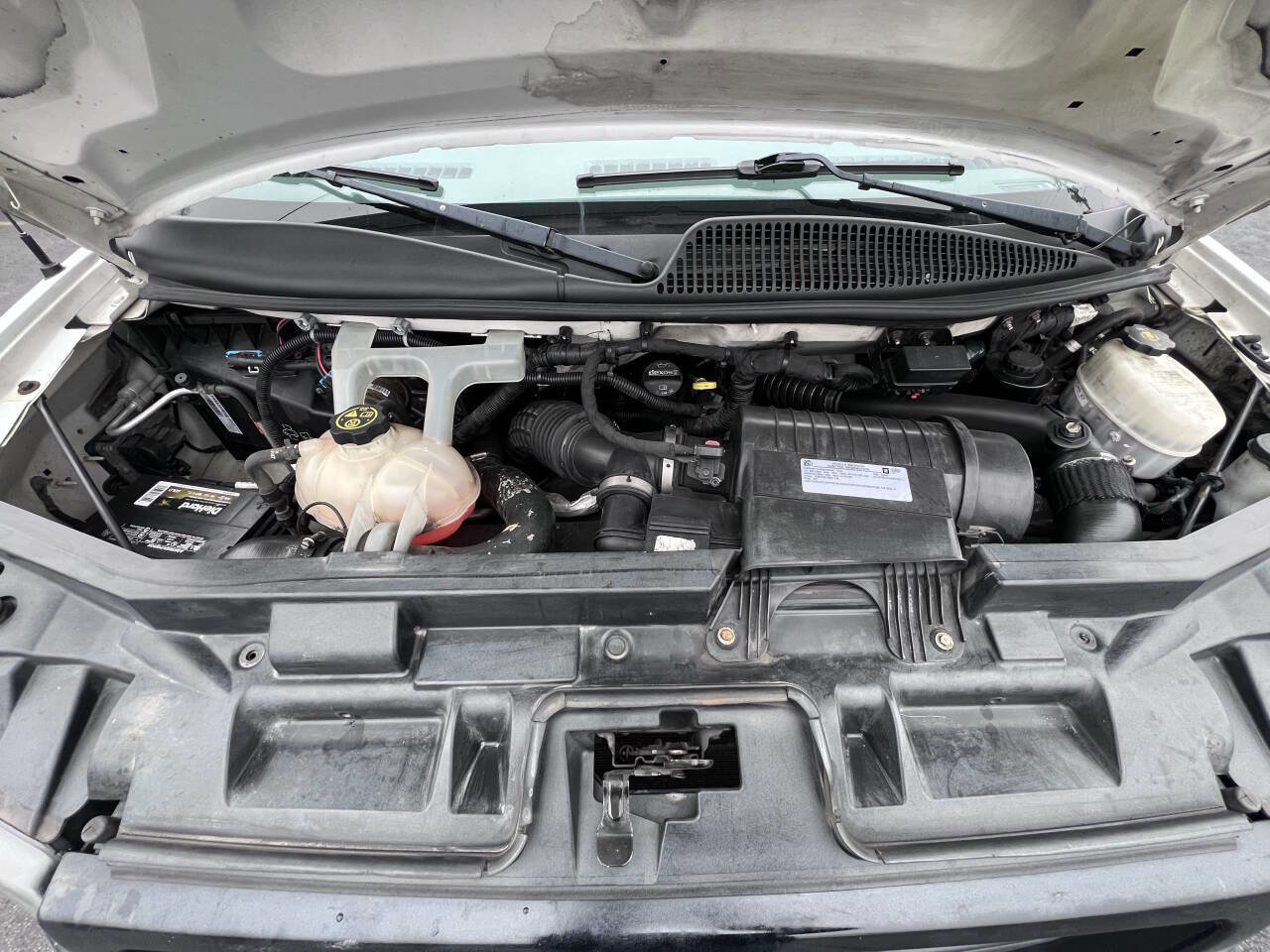 Used 2018 GMC Savana 2500 Extended image 28