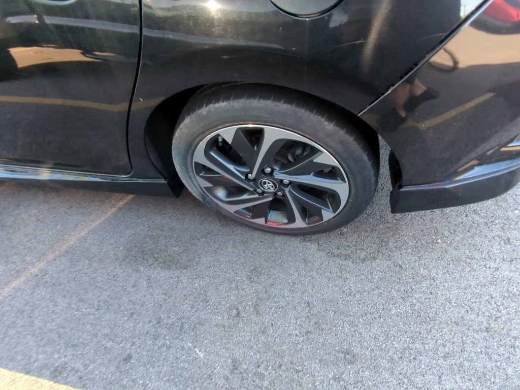 Used 2018 Toyota Corolla iM w/ Carpet Mat Package (TMS) FWD image 5