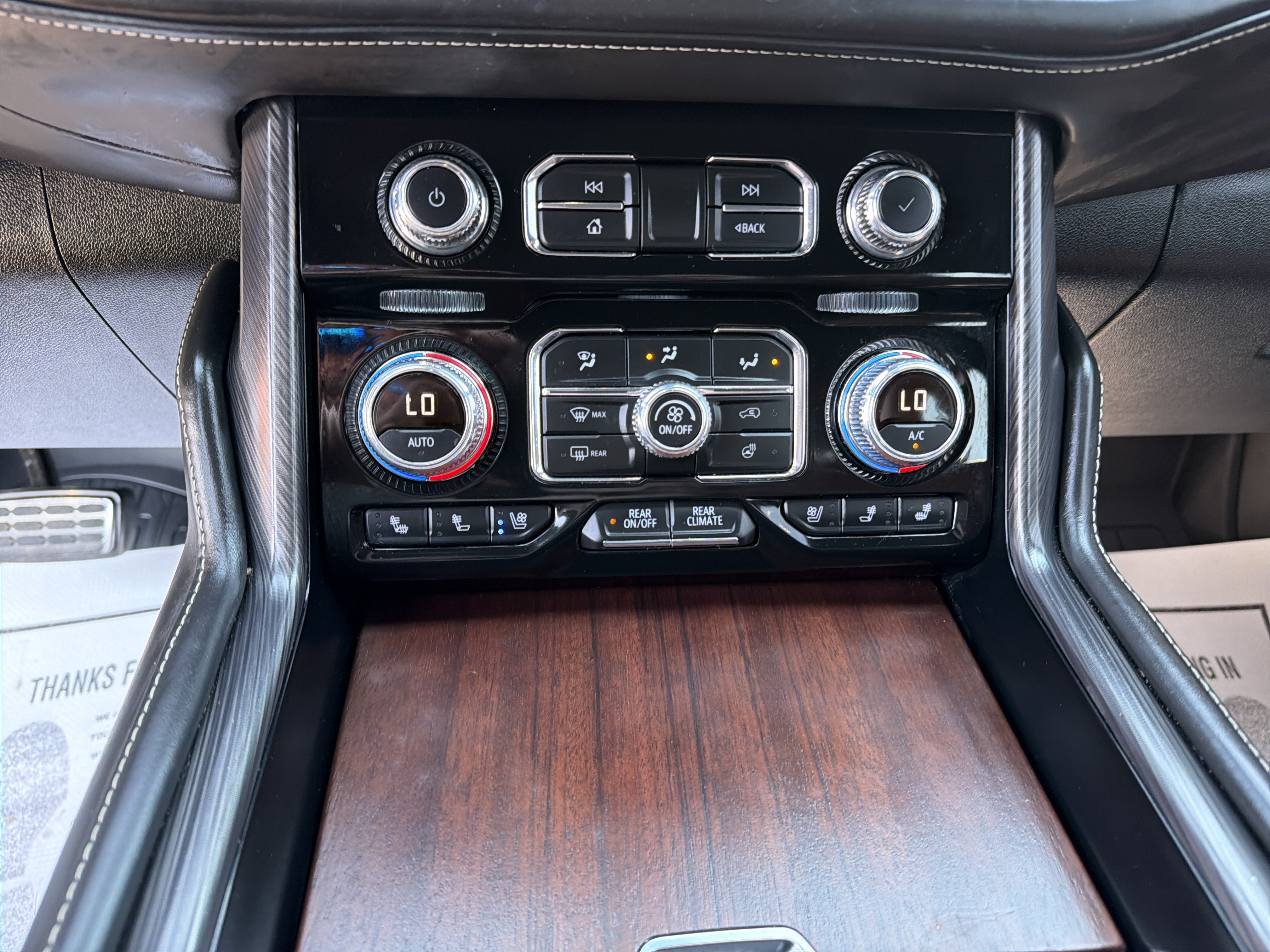 Used 2024 GMC Yukon Denali Ultimate AWD/4WD image 23