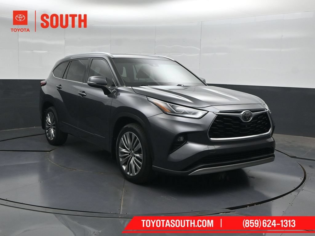 Used 2020 Toyota Highlander Platinum AWD/4WD image 4