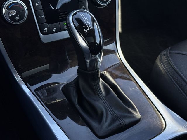 Used 2016 Volvo XC70 T5 Platinum w/ Climate Package image 16