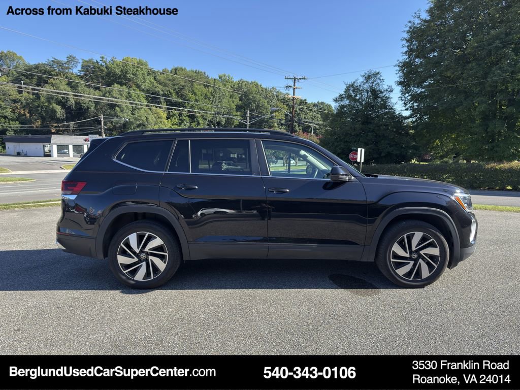 Used 2025 Volkswagen Atlas SE image 3