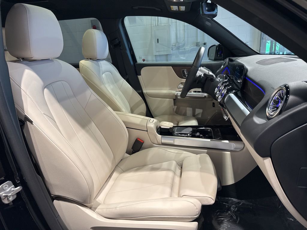 Used 2023 Mercedes-Benz EQB 300 4MATIC w/ Exclusive Package image 35