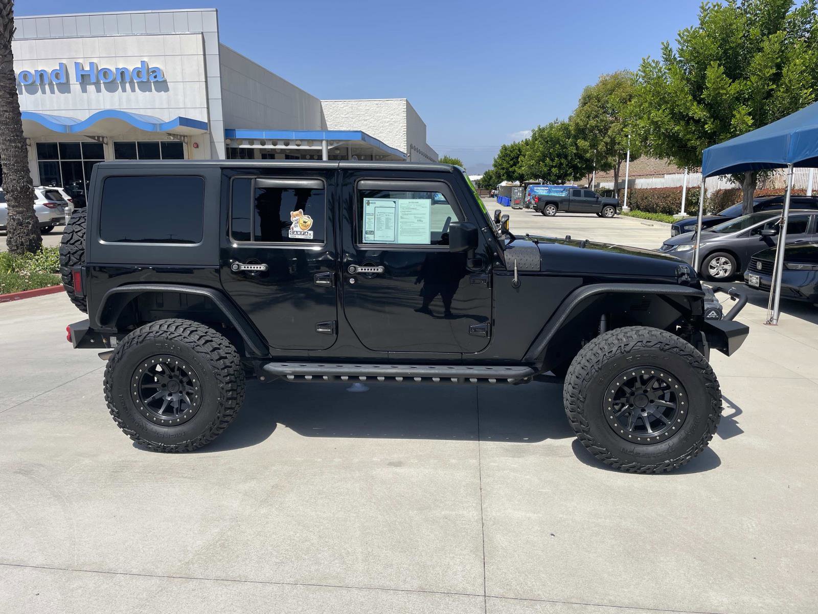 Used 2018 Jeep Wrangler Unlimited Sport w/ Connectivity Group AWD/4WD image 40