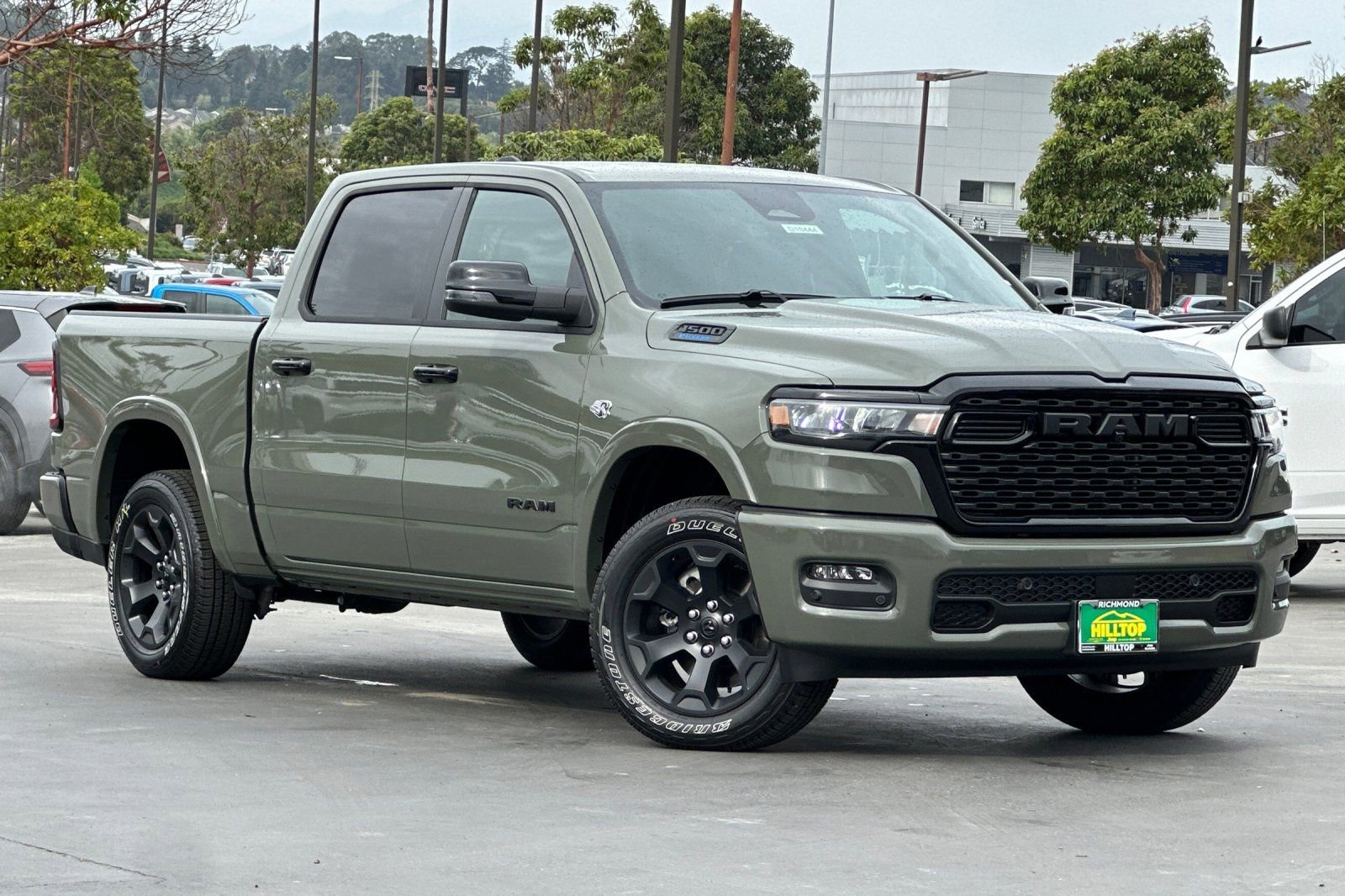 New 2026 RAM 1500 4x4 Crew Cab image 2