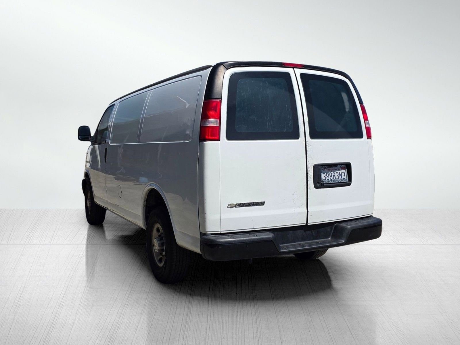 Used 2022 Chevrolet Express 2500 w/ Driver Convenience Package image 5