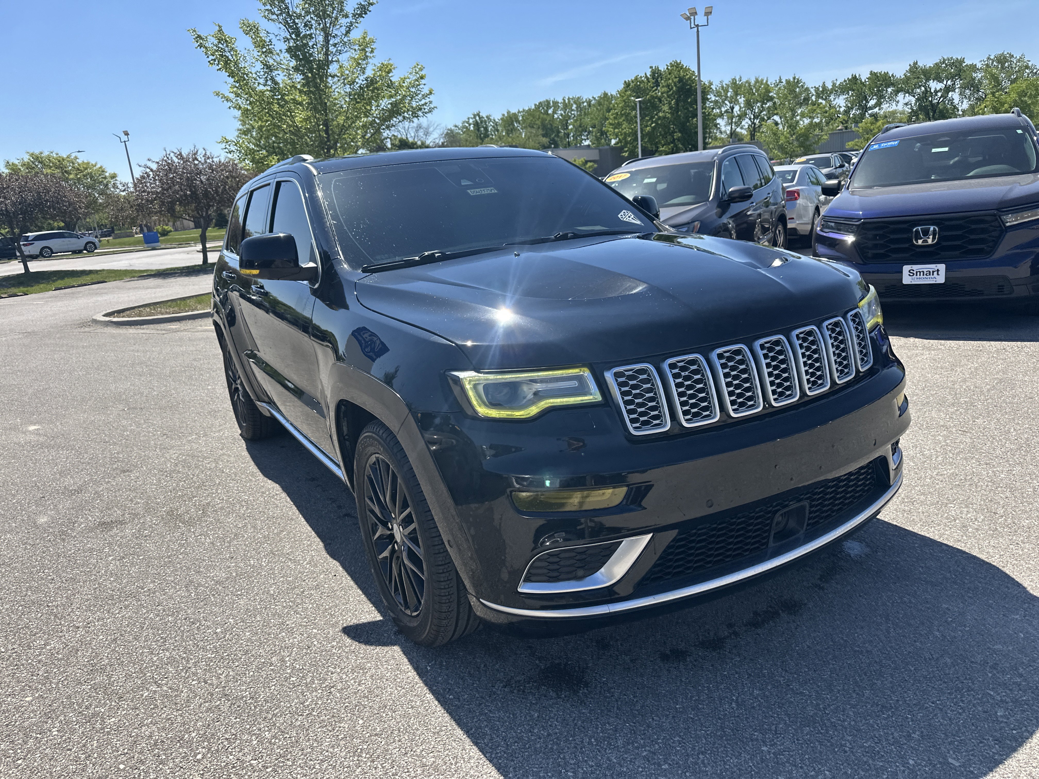 Used 2018 Jeep Grand Cherokee Summit w/ Platinum Series Group AWD/4WD image 2