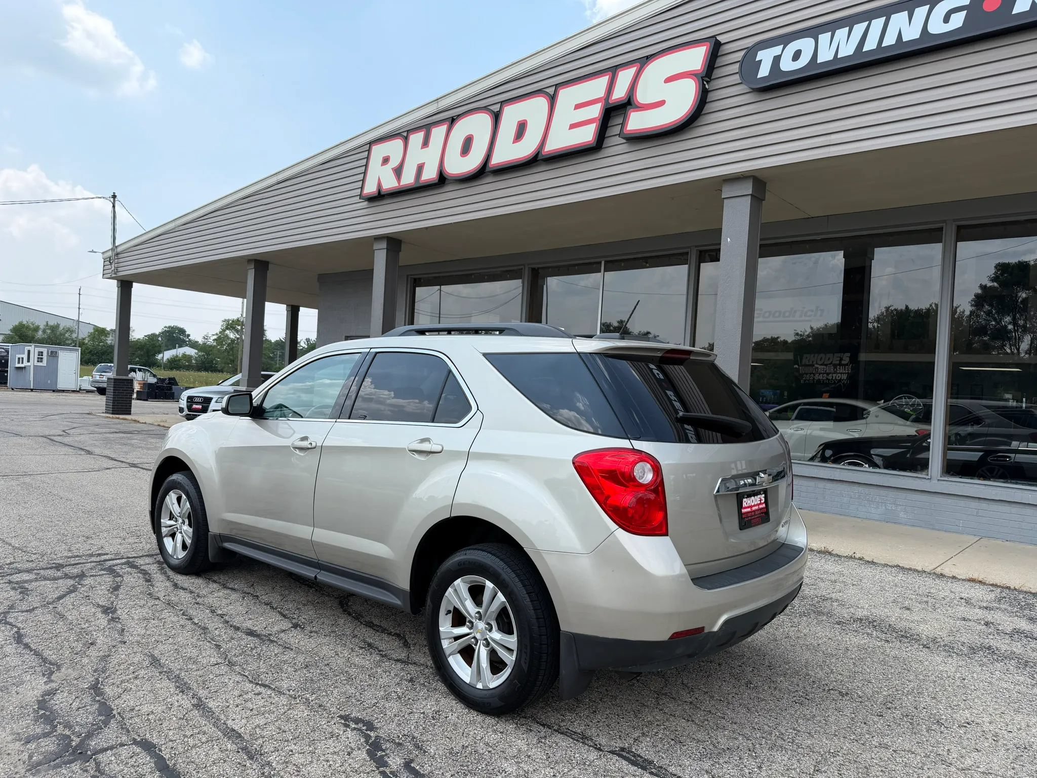 Used 2015 Chevrolet Equinox LT w/ Driver Convenience Package FWD image 3