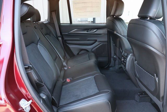 New 2025 Jeep Grand Cherokee Altitude w/ Trailer Tow Package image 40