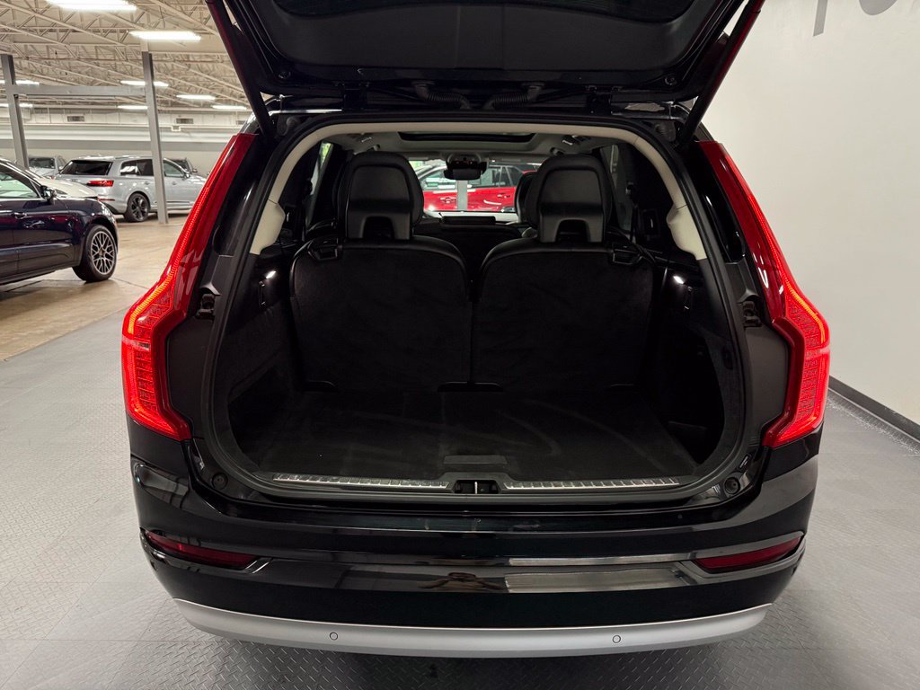 Used 2022 Volvo XC90 T5 Momentum AWD/4WD image 16