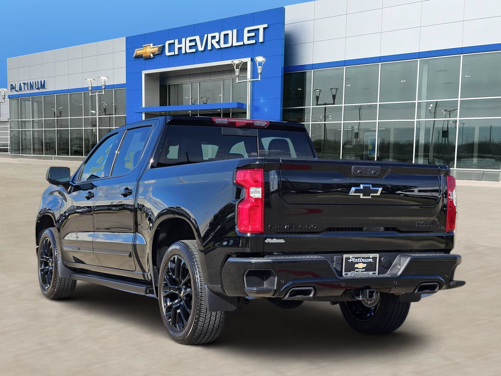 Certified 2025 Chevrolet Silverado 1500 High Country w/ High Country Premium Package AWD/4WD image 4