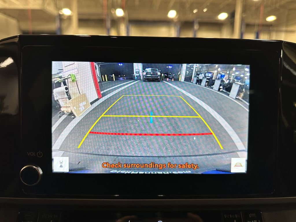 Used 2025 Toyota Camry SE image 18