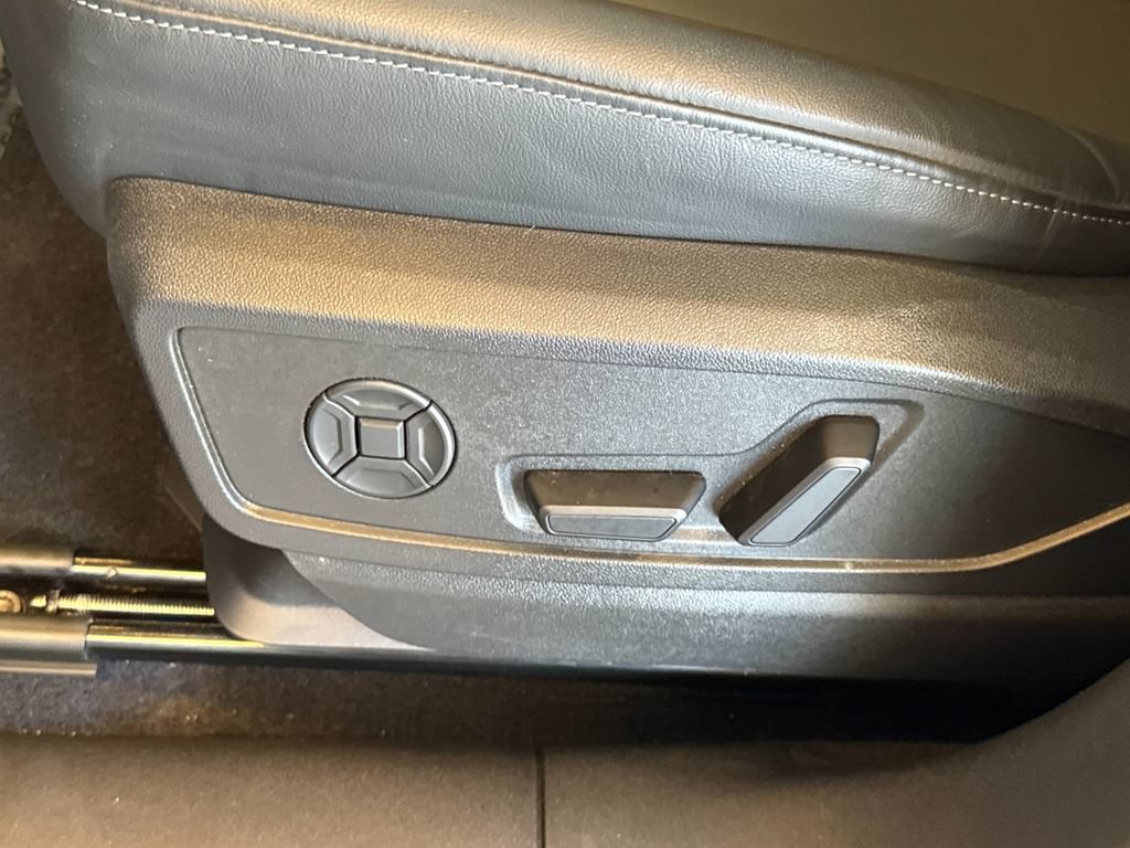 Certified 2025 Audi Q5 Premium w/ Convenience Package AWD/4WD image 16