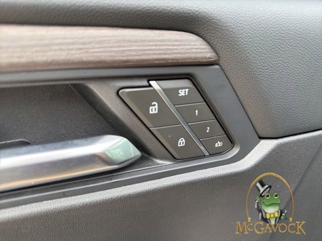 Used 2025 GMC Acadia Denali w/ Super Cruise Package image 9