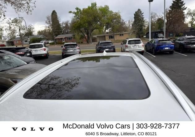 Used 2024 Volvo XC90 B6 Plus AWD/4WD image 10