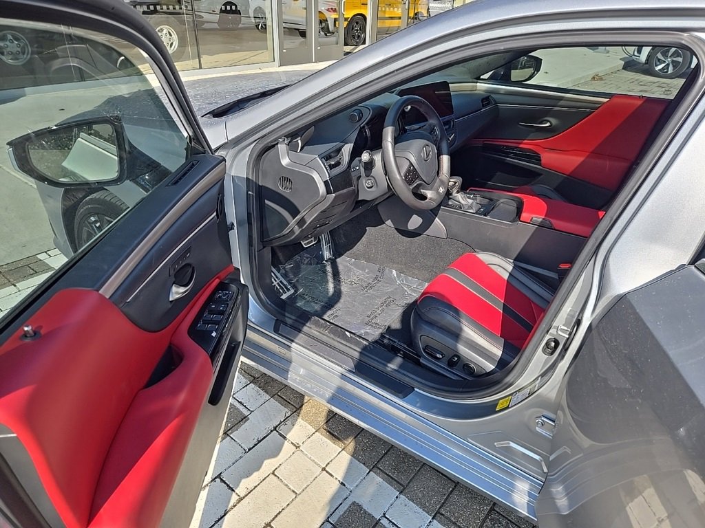 Used 2023 Lexus ES 350 F Sport w/ Accessory Package (Z2) image 16