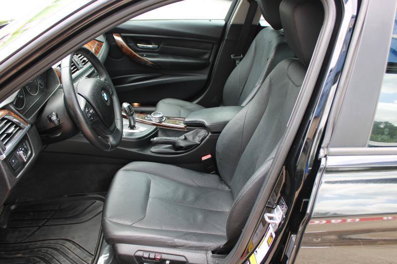 Used 2014 BMW 320i xDrive Sedan AWD/4WD image 11
