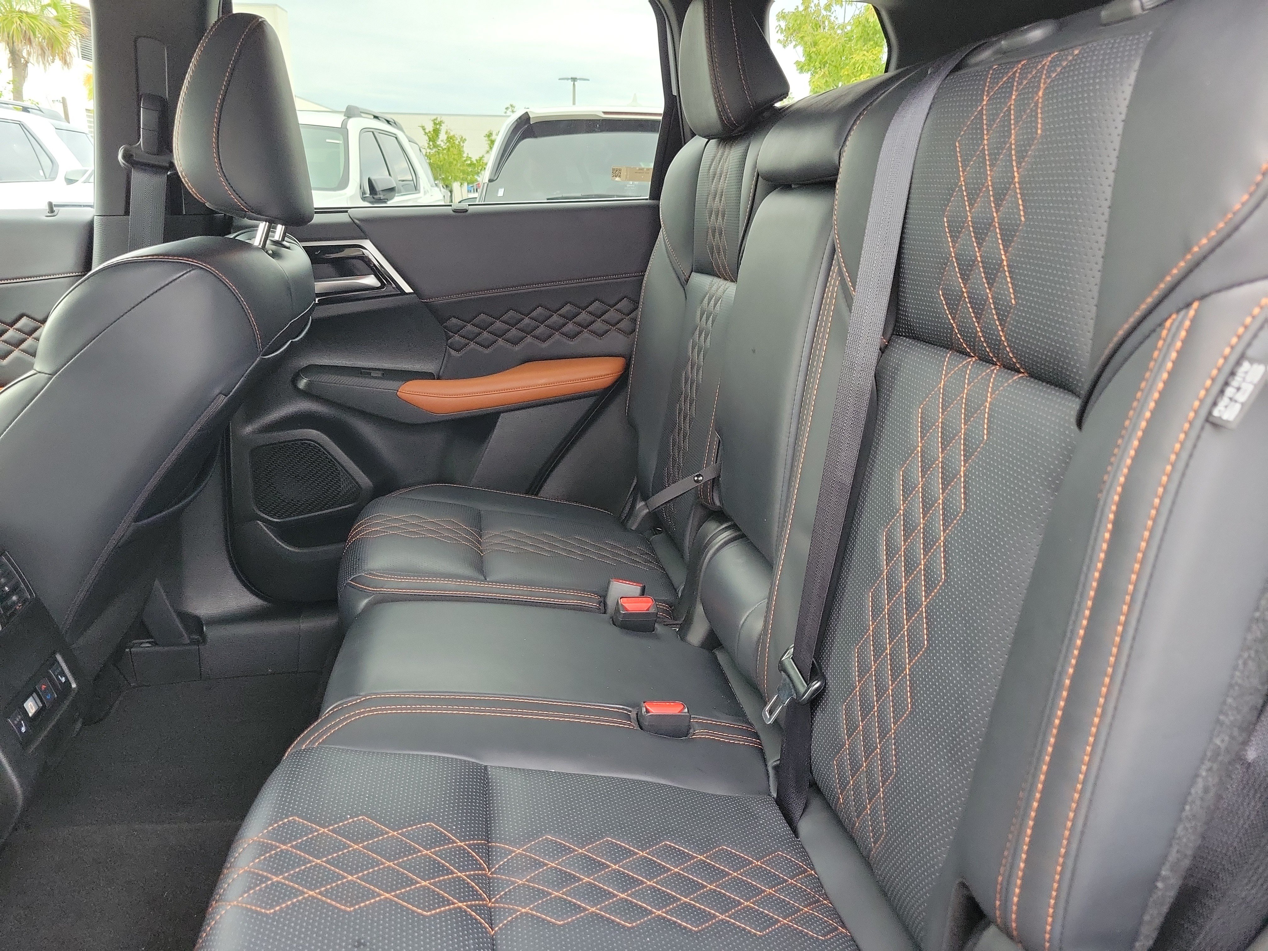 Used 2024 Mitsubishi Outlander SEL FWD image 17