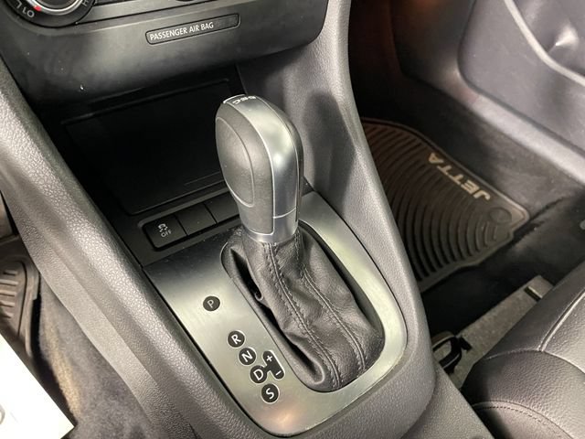 Used 2011 Volkswagen Jetta TDI FWD image 8