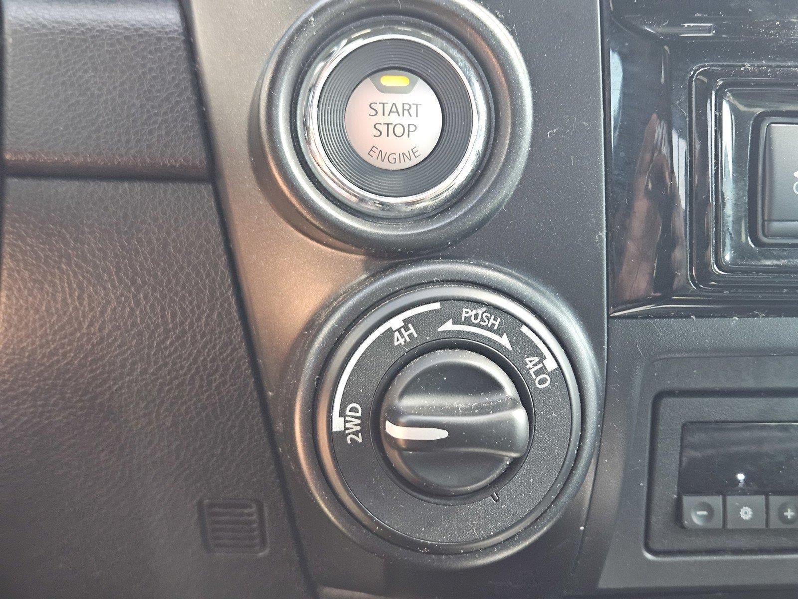 Used 2024 Nissan Titan SV w/ SV Convenience Package AWD/4WD image 17