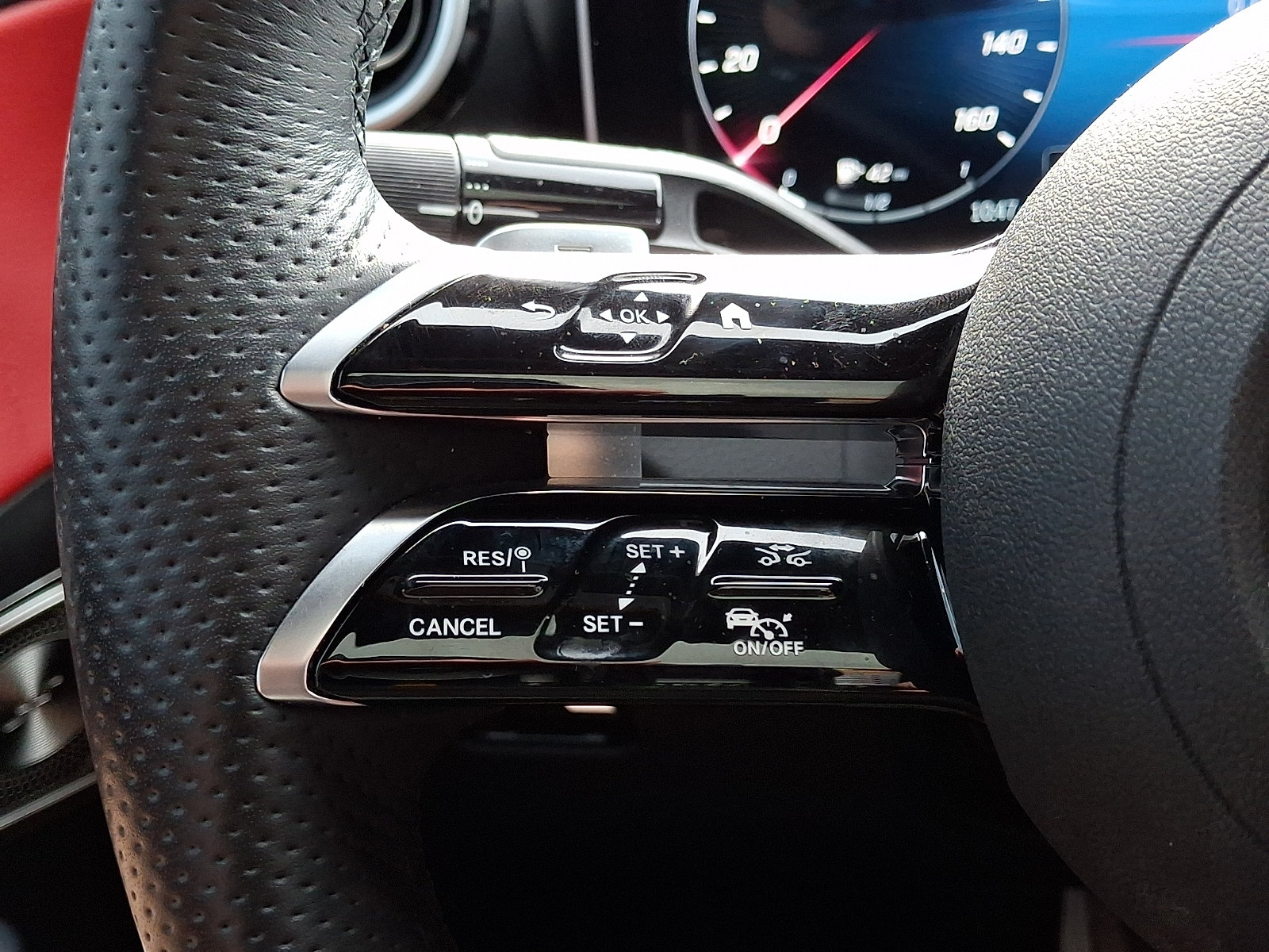 Used 2024 Mercedes-Benz GLC 300 4MATIC image 20